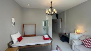 Rocky Cafe & Mini Apartment