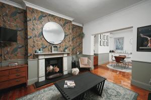 The Pavilion End - Central Paddington Apartment