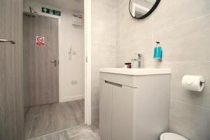 Cosy Luxury Cardiff Escape