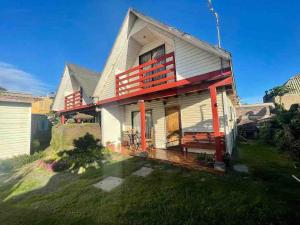 Cabaña completa en sector playa hermosa, Pichilemu - Cabañas Parova