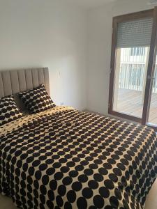 New flat in La Defense close to Paris