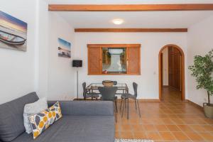 Lightbooking Las Breñas Garden con piscina