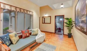 SaffronStays Valleys Edge