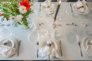 Arctic Clover City Villa