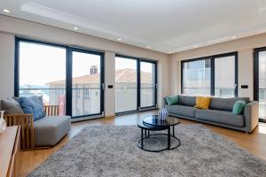 Chic Apartment with Bosphorus View