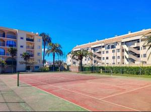 2 bedroom apartment Golden Park