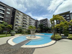 Spacious Two Bedroom with Pool View - Iloilo
