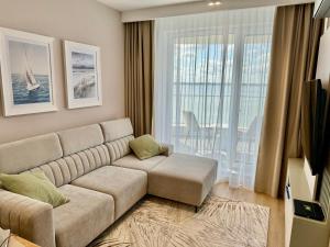 Rogowo Pearl 4313 z bezpośrednim widokiem na jezioro