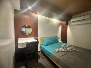 Adorable - 2B, Stunning Lounge