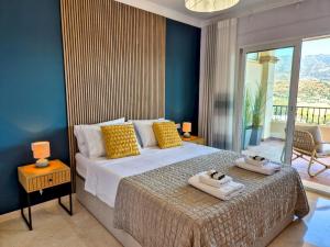 Pass the Keys Bright & Stylish Retreat in La Cala Hills