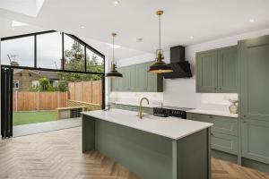 Elegant and Spacious 3 BR House!