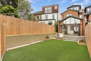 Elegant and Spacious 3 BR House!