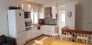 A1 Snow Angels Visit Levi