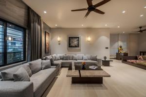 SaffronStays Palmora -7-BR villa with pool, jacuzzi, gazebo bar & lawns for celebrations in Lonavala