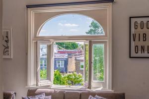 The Hideaway With AC