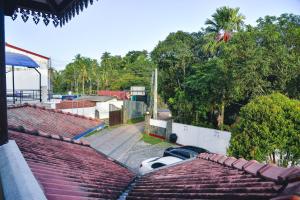 Relax - Budget Rooms in Batapola