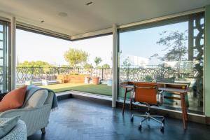 Luxury Penthouse with Roof Garden, Hot Tub, Sauna & Cold Plunge