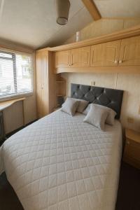 Rohannah A&C Ultimate Caravan Retreat