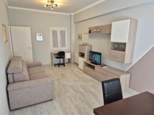 HC - Three room Cozy Apartment near Metro