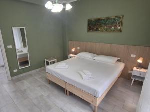 HC - Three room Cozy Apartment near Metro