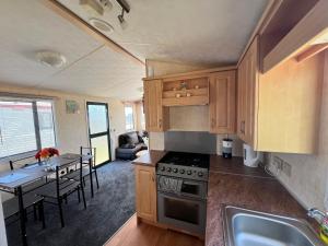 Rohannah A&C Ultimate Caravan Retreat