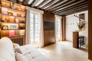 M1 - Magnificent Studio in Le Maraiss Heart
