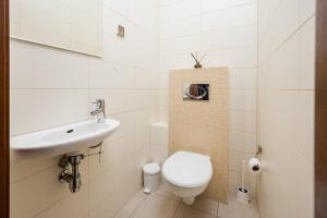 Arkadia Urban Stay Apartment by BookingHost