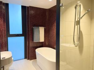 Wharf-Front Luxury Apt Barangaroo 2 Bed 2 Bath