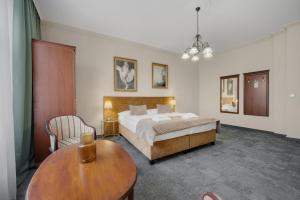 Hotel Reverie - Dependance, Check-in at Metropolitan Star