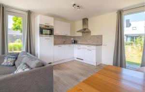 3 Bedroom Cozy Home In Kamperland