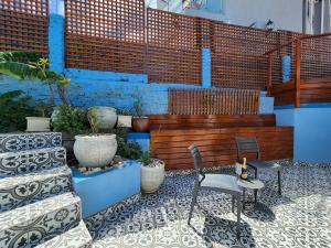 Trendy home in heart of City Heritage, Mtn Views