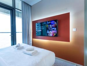 Palm Mirage Holiday Homes-2BR With Burj Alarab and City view