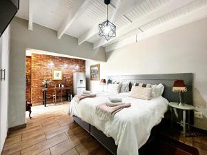 59 On True North Guest Rooms