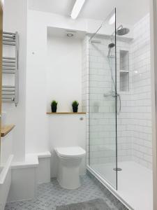 Spacious 2-Bed Flat in CB2