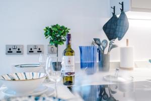 Duplex Apartment in Salford, 2BR&2BA, Full Kitchen - Hôtels 3 étoiles à Manchester
