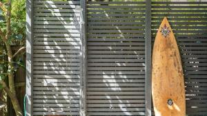 Mollymook Breeze - lovely 4 BR home with beach views