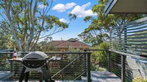 Mollymook Breeze - lovely 4 BR home with beach views