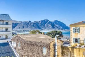 Esplanade Hermanus Central Sea Views