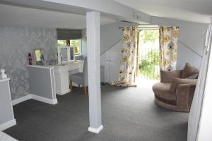 Cottage with beautiful views - dog friendly