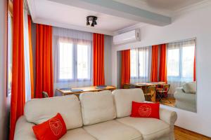 Golden Horn Hidden Haven