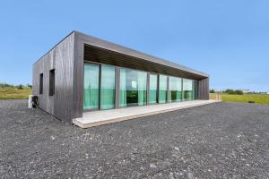 Spacious 3BR Summerhouse with Private Hot Tub