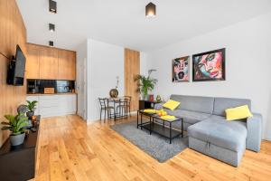 Lumina I 2-room Apartments with Parking I Balcony I near Muzeum Powstania