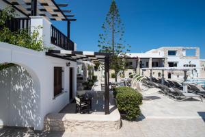 Contaratos Beach Hotel Paros Greece