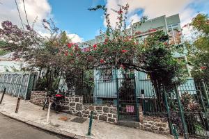 Varanda com vista verde em Copanema