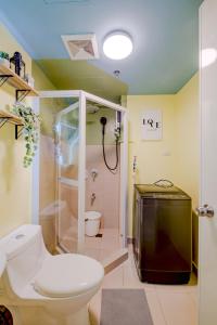 Homey 1 Bedroom Space for Couples or Family, La Casa De Lac S2, 5-10 mins to SM City Iloilo