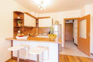 Domus Apartment Amber with Parking