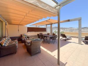 3BR Valley Dreamhouse -Solarium Terrace AirCon & Pool