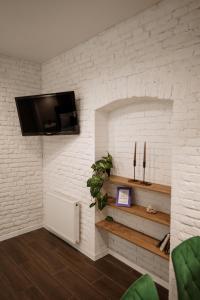 Cozy Studio - Perfect for Couples - 10 Min to Downtown - Parking