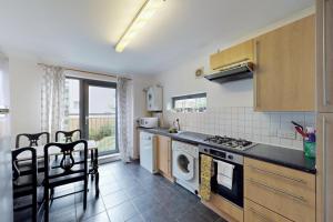 Spacious 2Bed London Flat Near Deptford Park and Surrey Quays Tube Station