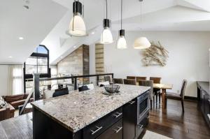 5 Bedroom Ski-Inski-Out Luxury Townhome In The Meadows Townhomes